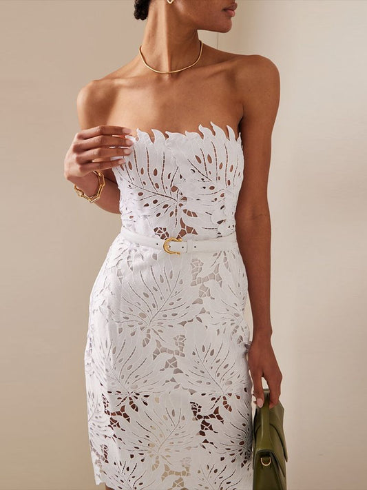 Vestido de encaje blanco sin mangas con abertura de flores